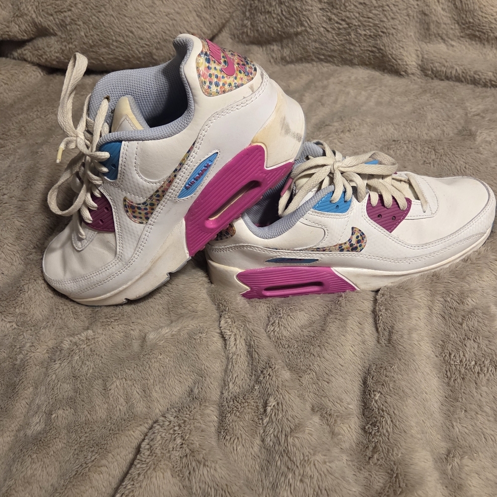 Nike Kids Sneakers size 7 Big Kids - White, Pink, Blue